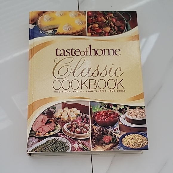 Taste of Home Classic Cookbook - Picture 1 of 2